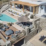 Barbarossa - Elegant Beachfront Retreat With Heated Pool & Outdoor Gym וילה