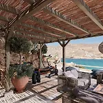 וילה Barbarossa - Elegant Beachfront Retreat With Heated Pool & Outdoor Gym פטליה