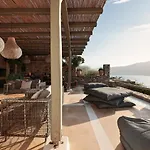 Barbarossa - Elegant Beachfront Retreat With Heated Pool & Outdoor Gym וילה פטליה