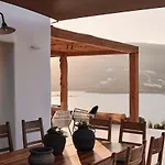 Barbarossa - Elegant Beachfront Retreat With Heated Pool & Outdoor Gym וילה פטליה