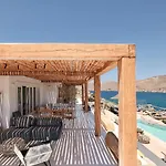 וילה Barbarossa - Elegant Beachfront Retreat With Heated Pool & Outdoor Gym