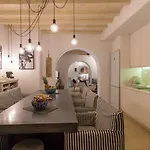Barbarossa - Elegant Beachfront Retreat With Heated Pool & Outdoor Gym פטליה
