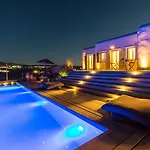 וילה Barbarossa - Elegant Beachfront Retreat With Heated Pool & Outdoor Gym
