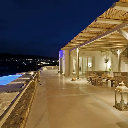 Barbarossa - Elegant Beachfront Retreat With Heated Pool & Outdoor Gym فيلة