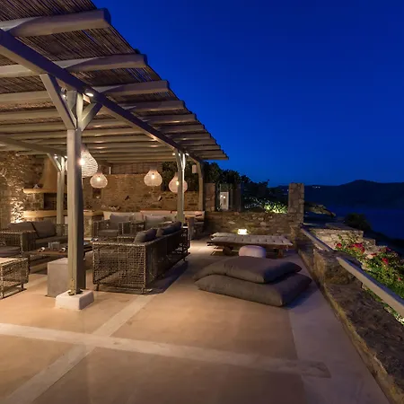 Barbarossa - Elegant Beachfront Retreat With Heated Pool & Outdoor Gym فتيليا