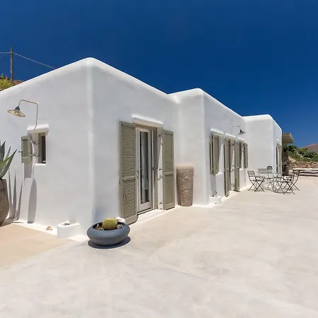 Barbarossa - Elegant Beachfront Retreat With Heated Pool & Outdoor Gym فيلة