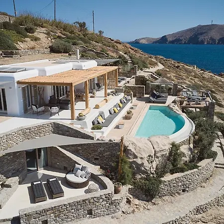 Barbarossa - Elegant Beachfront Retreat With Heated Pool & Outdoor Gym * Φτελιά