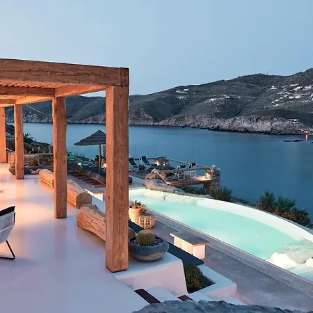 Barbarossa - Elegant Beachfront Retreat With Heated Pool & Outdoor Gym Βίλα
