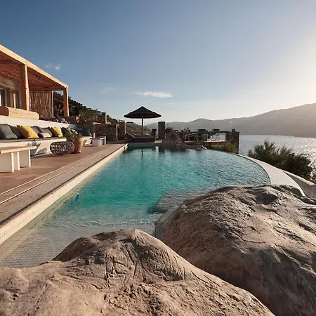 Barbarossa - Elegant Beachfront Retreat With Heated Pool & Outdoor Gym * Φτελιά
