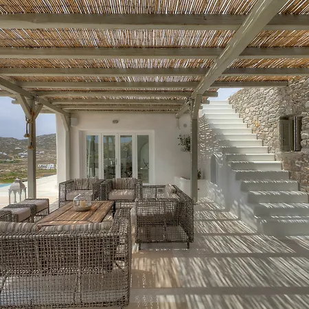 Barbarossa - Elegant Beachfront Retreat With Heated Pool & Outdoor Gym