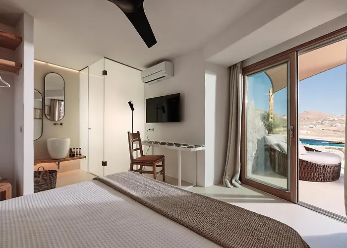 Barbarossa - Elegant Beachfront Retreat With Heated Pool & Outdoor Gym Villa *