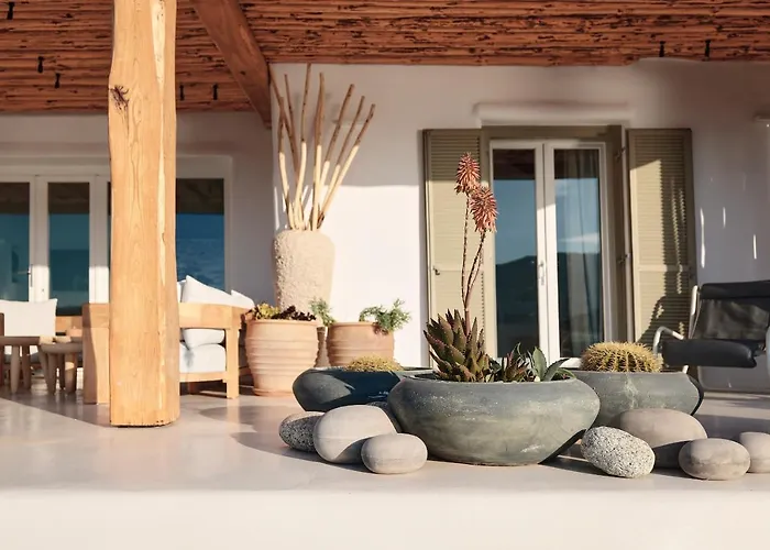 Villa Barbarossa - Elegant Beachfront Retreat With Heated Pool & Outdoor Gym