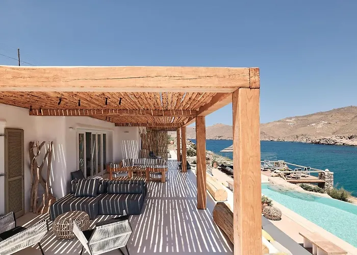 Villa Barbarossa - Elegant Beachfront Retreat With Heated Pool & Outdoor Gym