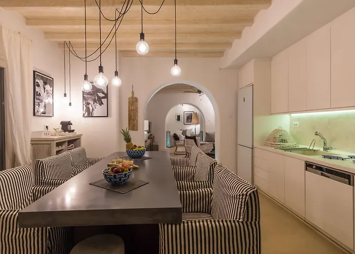 Barbarossa - Elegant Beachfront Retreat With Heated Pool & Outdoor Gym Ftelia (Mykonos)