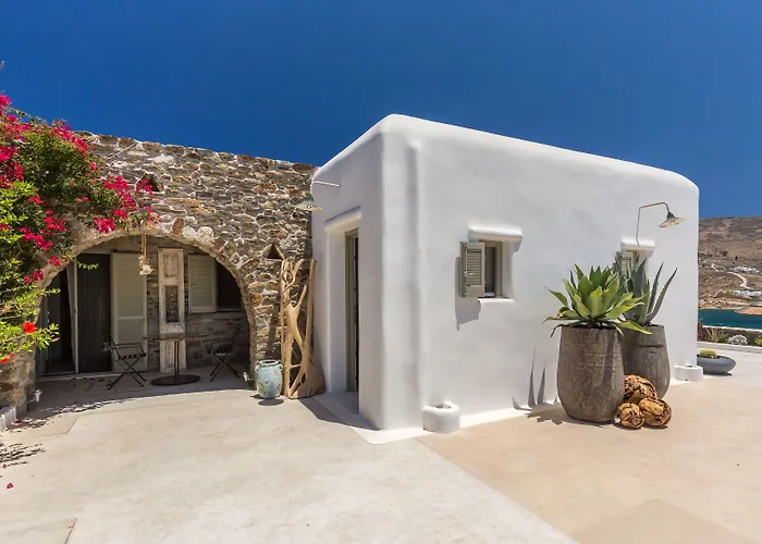 Barbarossa - Elegant Beachfront Retreat With Heated Pool & Outdoor Gym Villa *