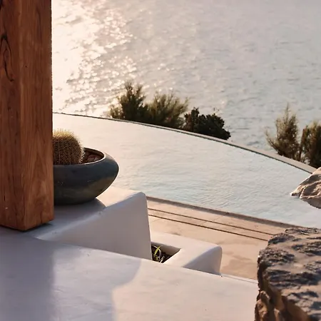 Barbarossa - Elegant Beachfront Retreat With Heated Pool & Outdoor Gym * 프텔리아