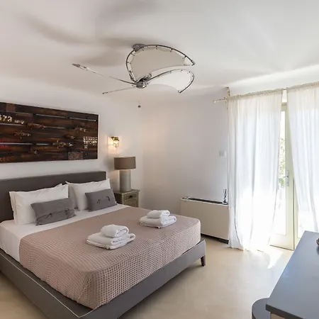 Barbarossa - Elegant Beachfront Retreat With Heated Pool & Outdoor Gym Ftelia (Mykonos)