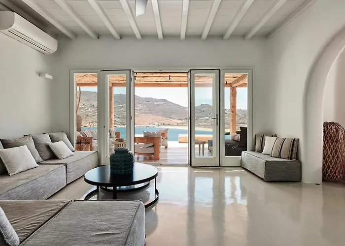 Barbarossa - Elegant Beachfront Retreat With Heated Pool & Outdoor Gym Ftelia (Mykonos)