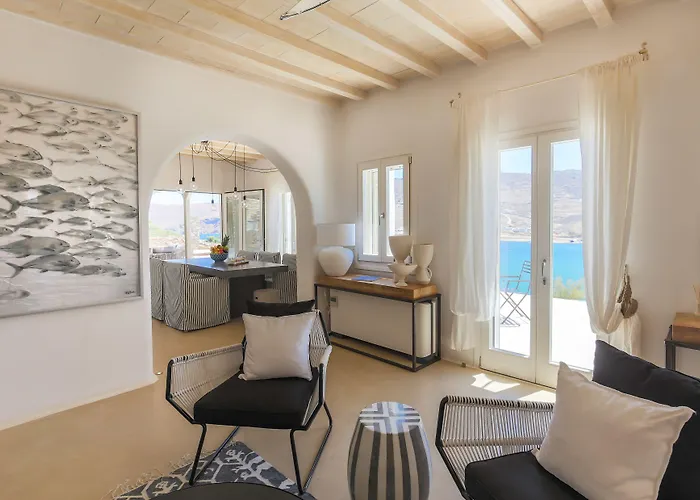 Villa Barbarossa - Elegant Beachfront Retreat With Heated Pool & Outdoor Gym